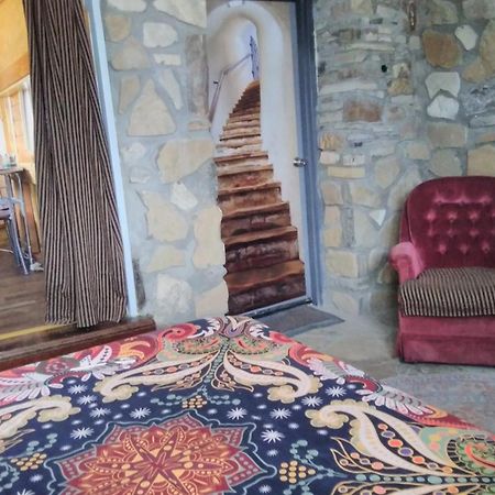 La Loma Del Chivo Llc Stone Cottage Alternative Building Marathon Eksteriør billede