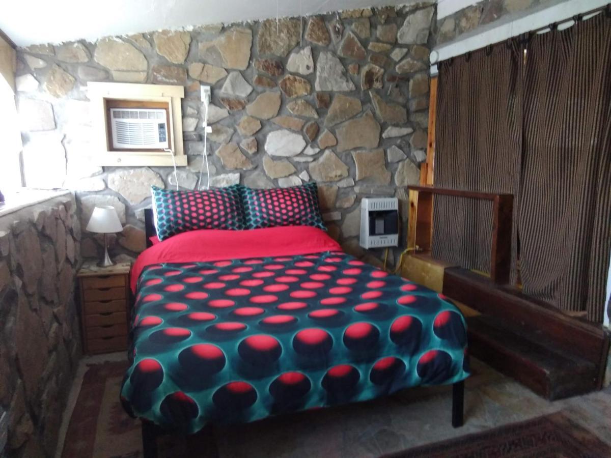 La Loma Del Chivo Llc Stone Cottage Alternative Building Marathon Eksteriør billede