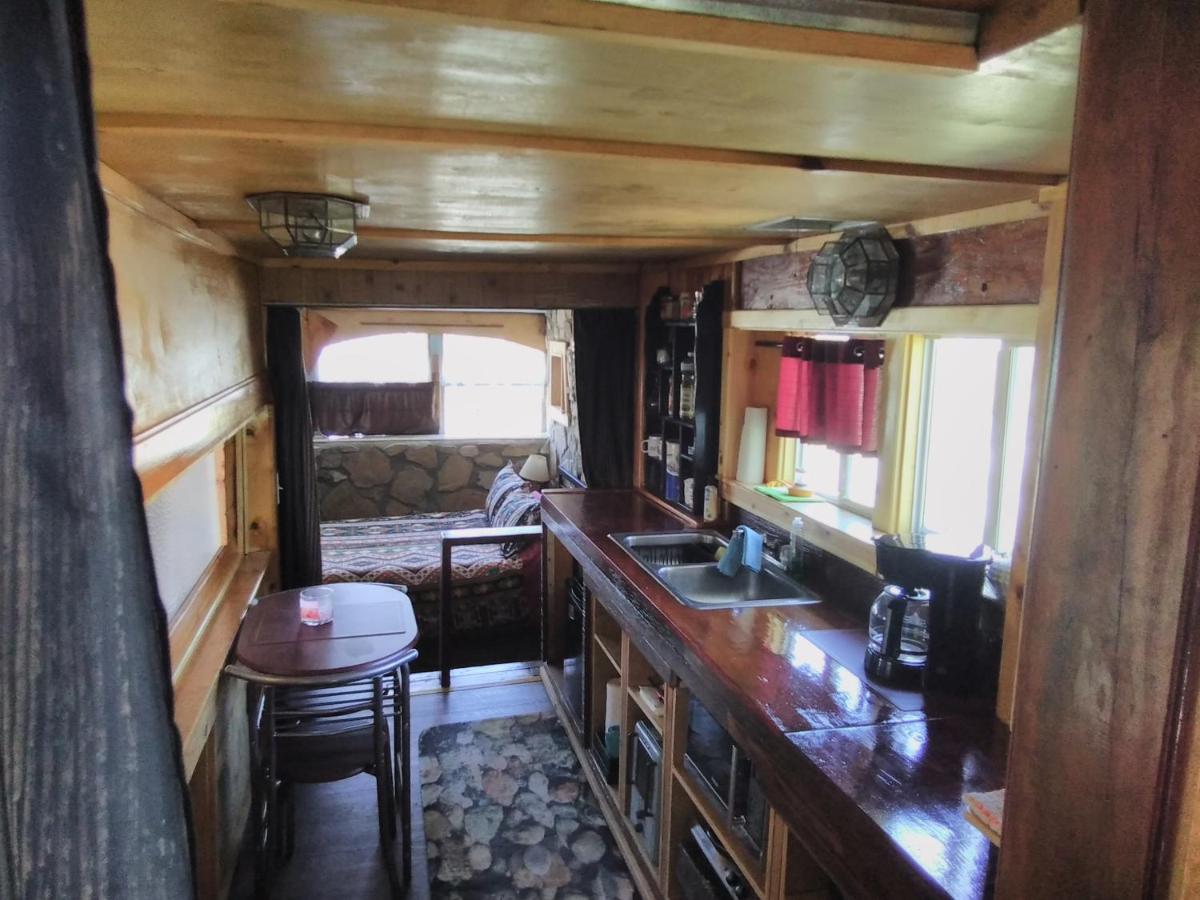La Loma Del Chivo Llc Stone Cottage Alternative Building Marathon Eksteriør billede
