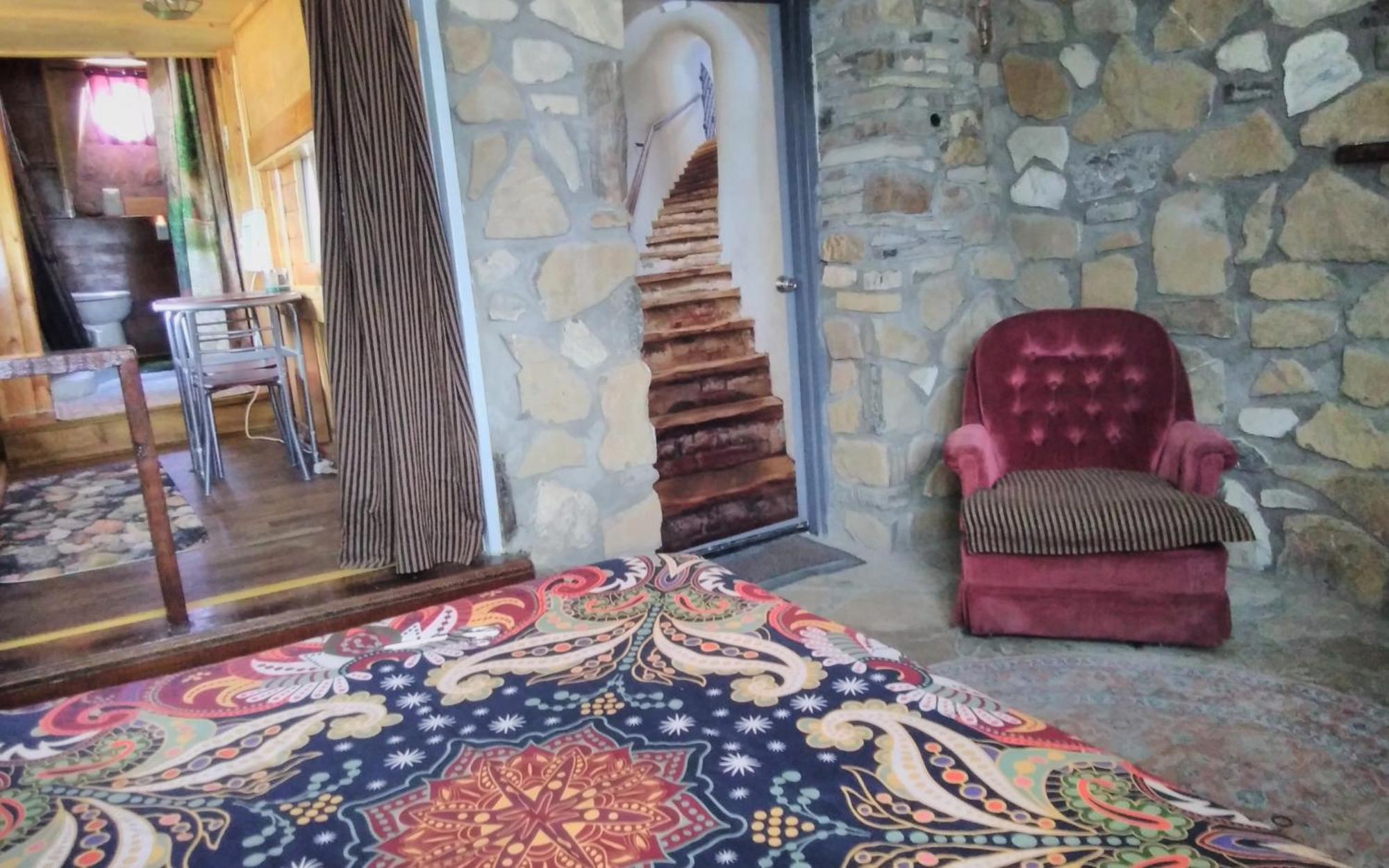 La Loma Del Chivo Llc Stone Cottage Alternative Building Marathon Eksteriør billede