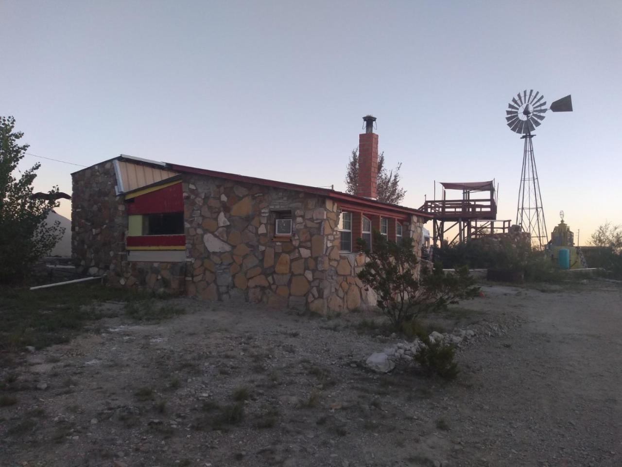 La Loma Del Chivo Llc Stone Cottage Alternative Building Marathon Eksteriør billede