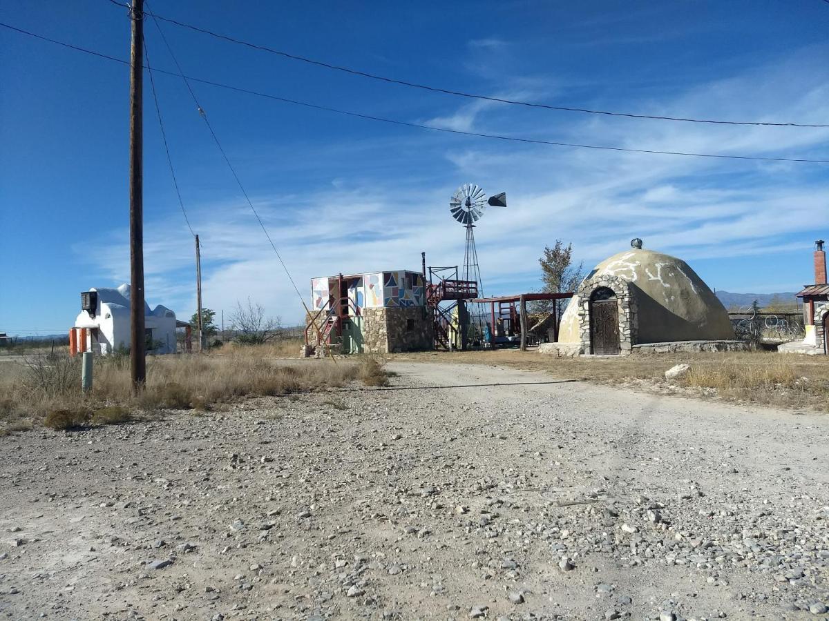 La Loma Del Chivo Llc Stone Cottage Alternative Building Marathon Eksteriør billede